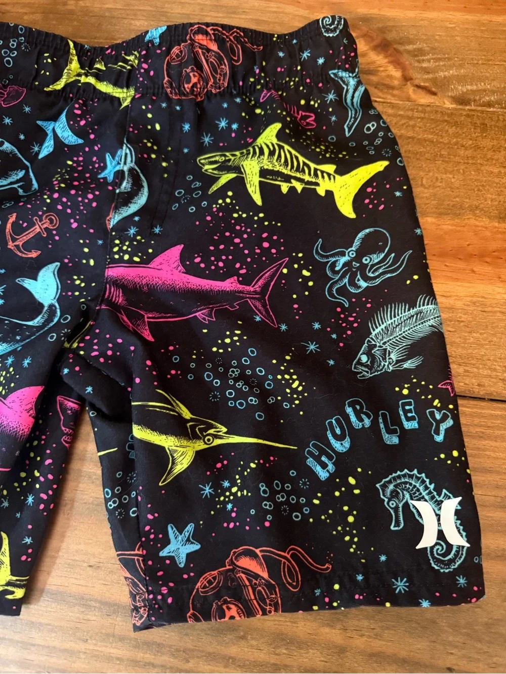 Hurley Kids Black Neon Shark Print Swim Shorts, Boys size 6